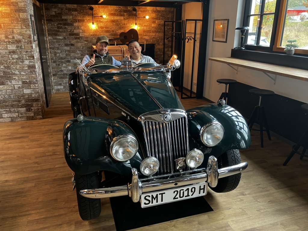 6677E2AD-188D-4F74-858C-5551758FE109_1_105_c